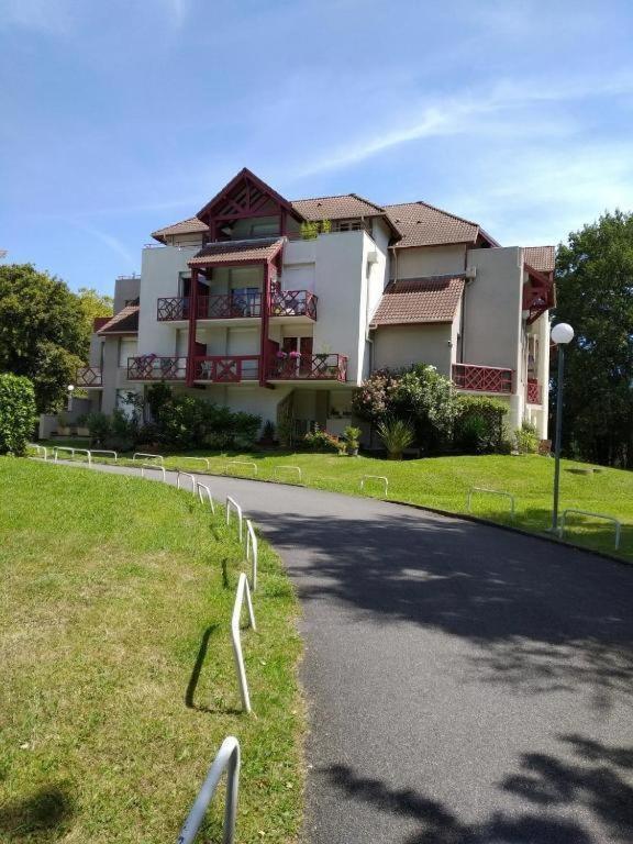Appartement L'Etoile Paloise -Terrasse &Wifi &Parking &Piscine à Pau Extérieur photo